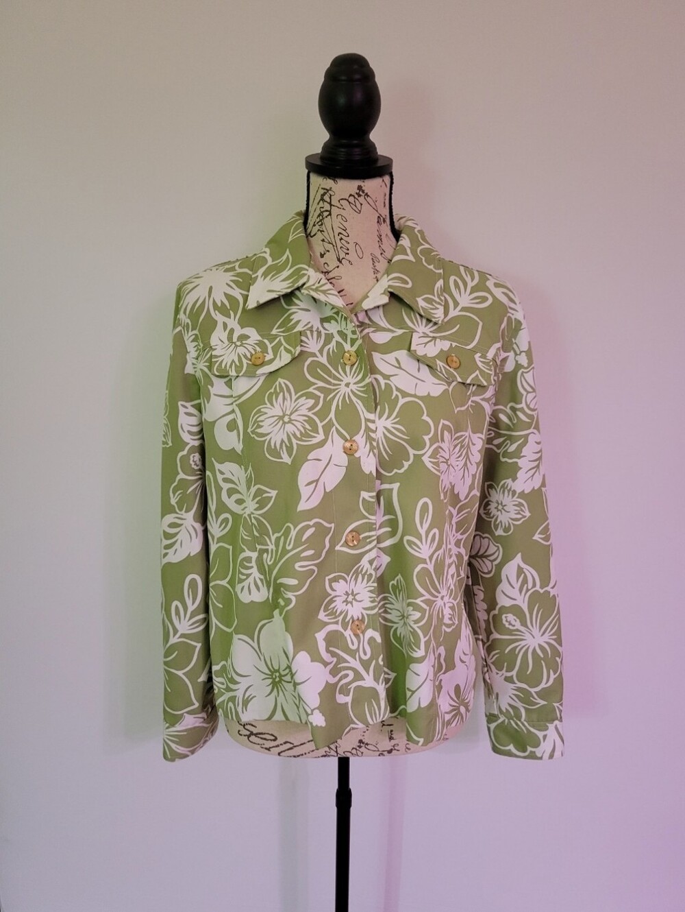 Alfred Dunner Vintage Light Green and White Floral Button Shirt Jacket Size 12P
